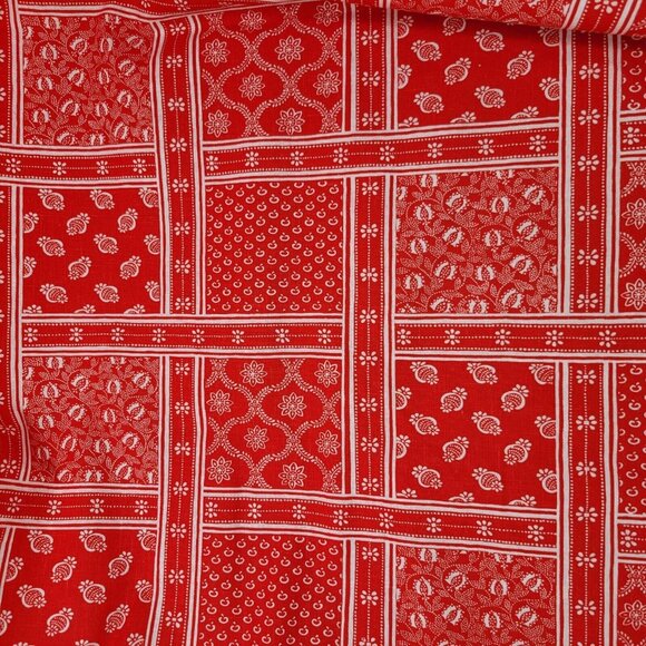 Concord Fabrics Inc Red and White Panels Cotton Fabric 3 Yards 44" Wide - Picture 2 of 5
